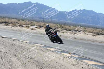 media/Dec-01-2025-Moto Forza (Mon) [[2daa91e15f]]/3-Beginner Group/Session 3 (Turn 16 Inside)/